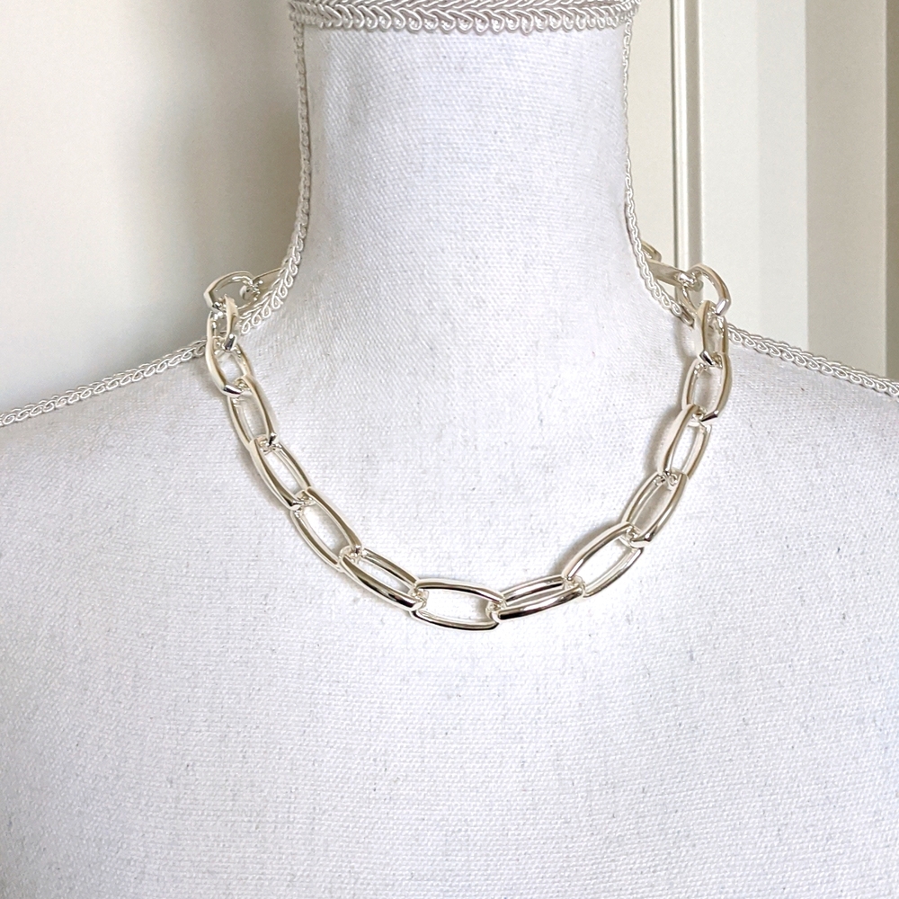 KENDRA SCOTT Beckett Silver Plated Chunky Chain Statement Necklace Demi Fine